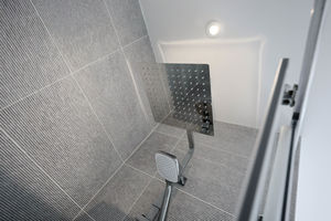 Photo 32- click for photo gallery